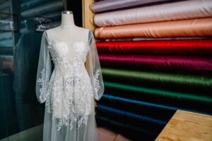 WEDDING DRESS